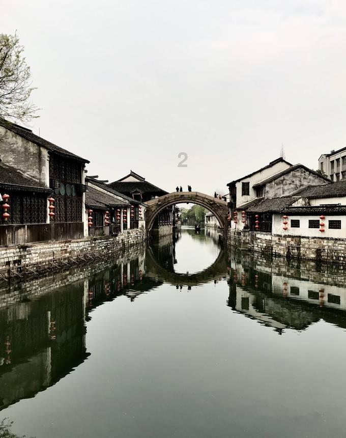 逃离老旧温泉社